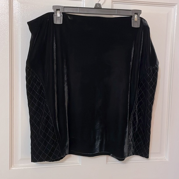 Simply Vera Vera Wang Black Velvet Elastic Waist Quilted Skirt, size XL - Picture 1 of 6